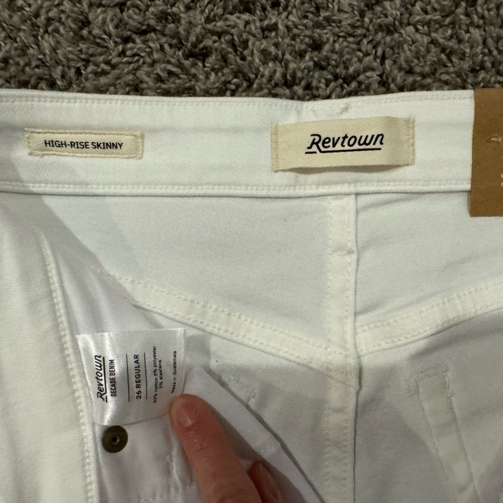 NWT Revtown white high rise skinny jeans, size 26 - Picture 4 of 6
